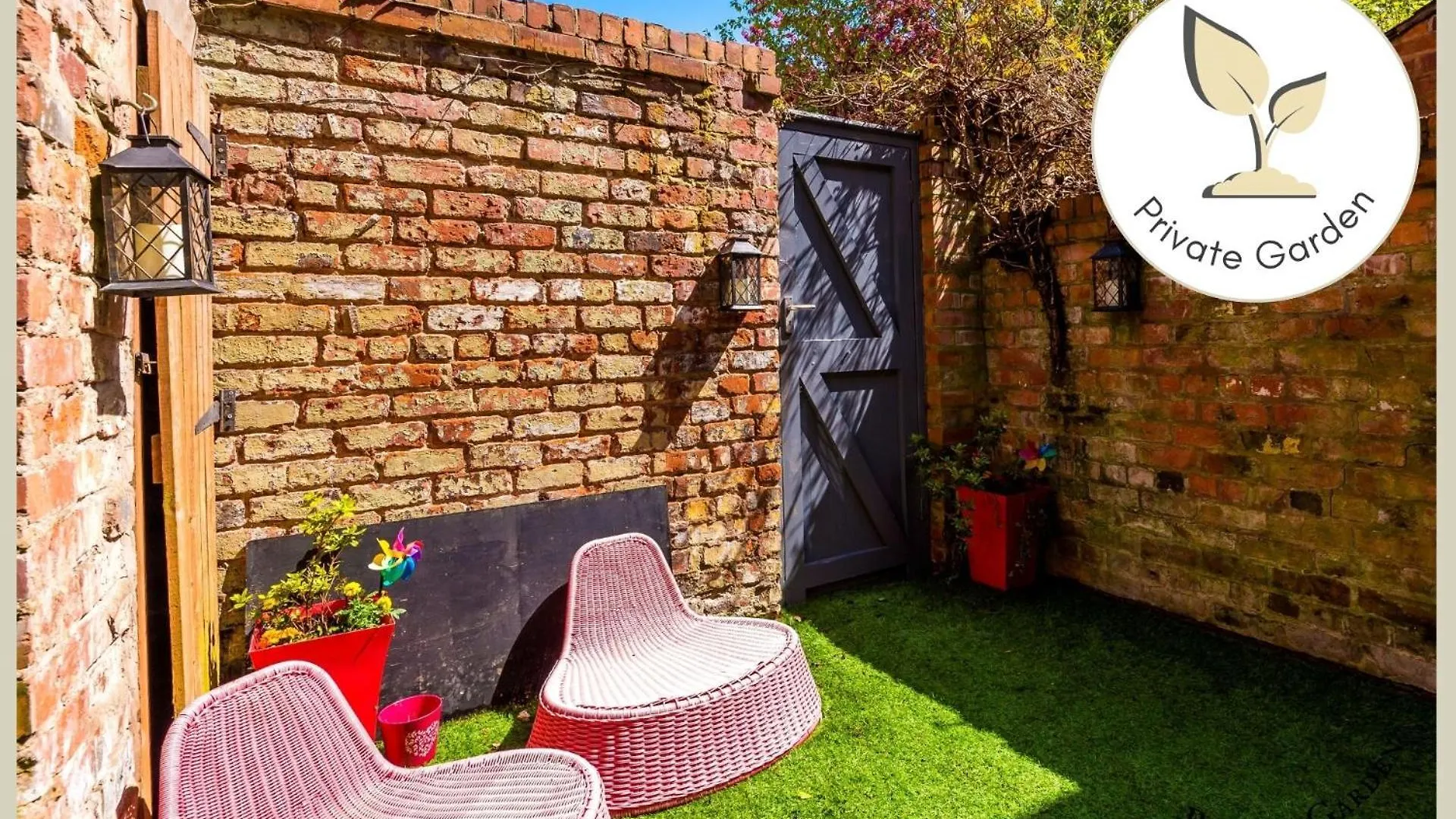The Pause: Central Chester Retreat with Free Parking 0*,
