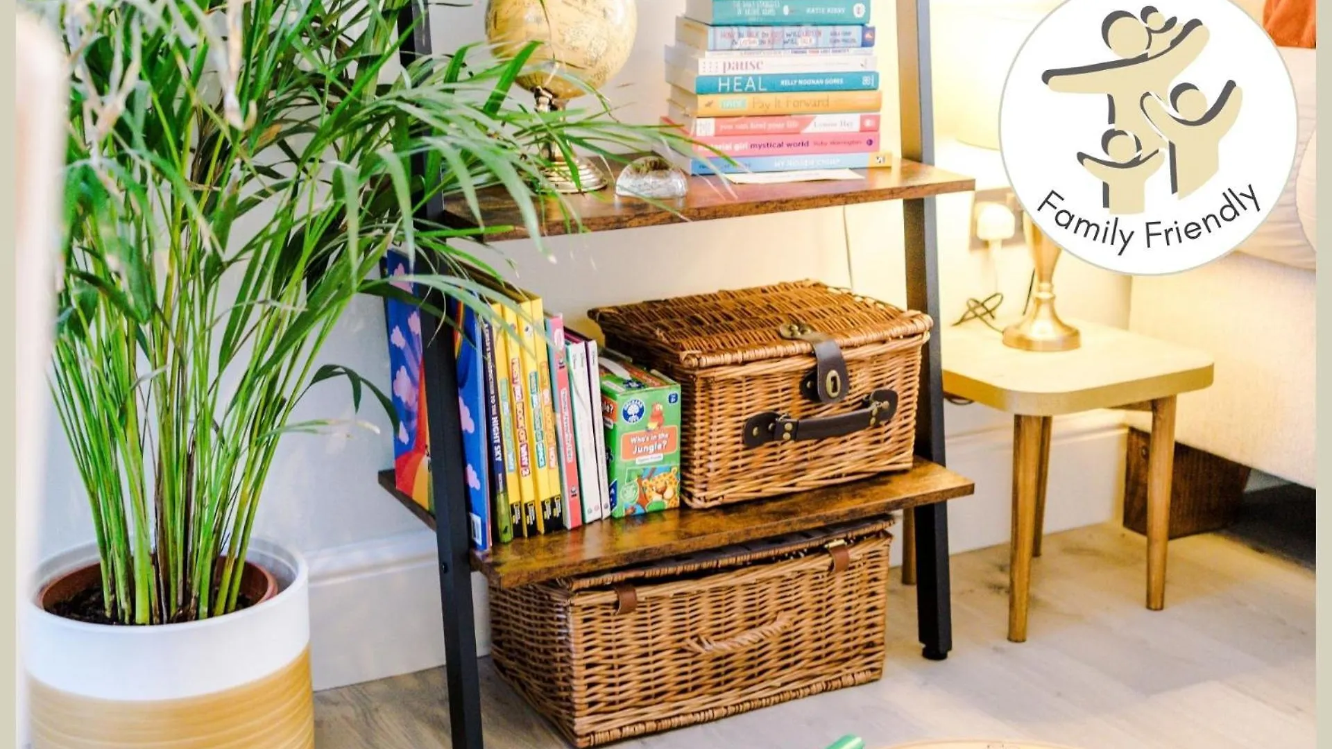The Pause: Central Chester Retreat with Free Parking Holiday home