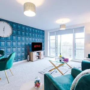  Apartment Brand New Elegant & Stylish