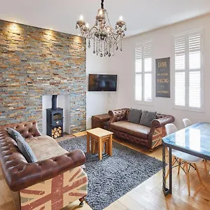  Apartment Host & - Boutique Balcony United Kingdom