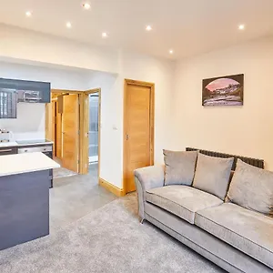  Apartment Host & - Knight Retreat United Kingdom